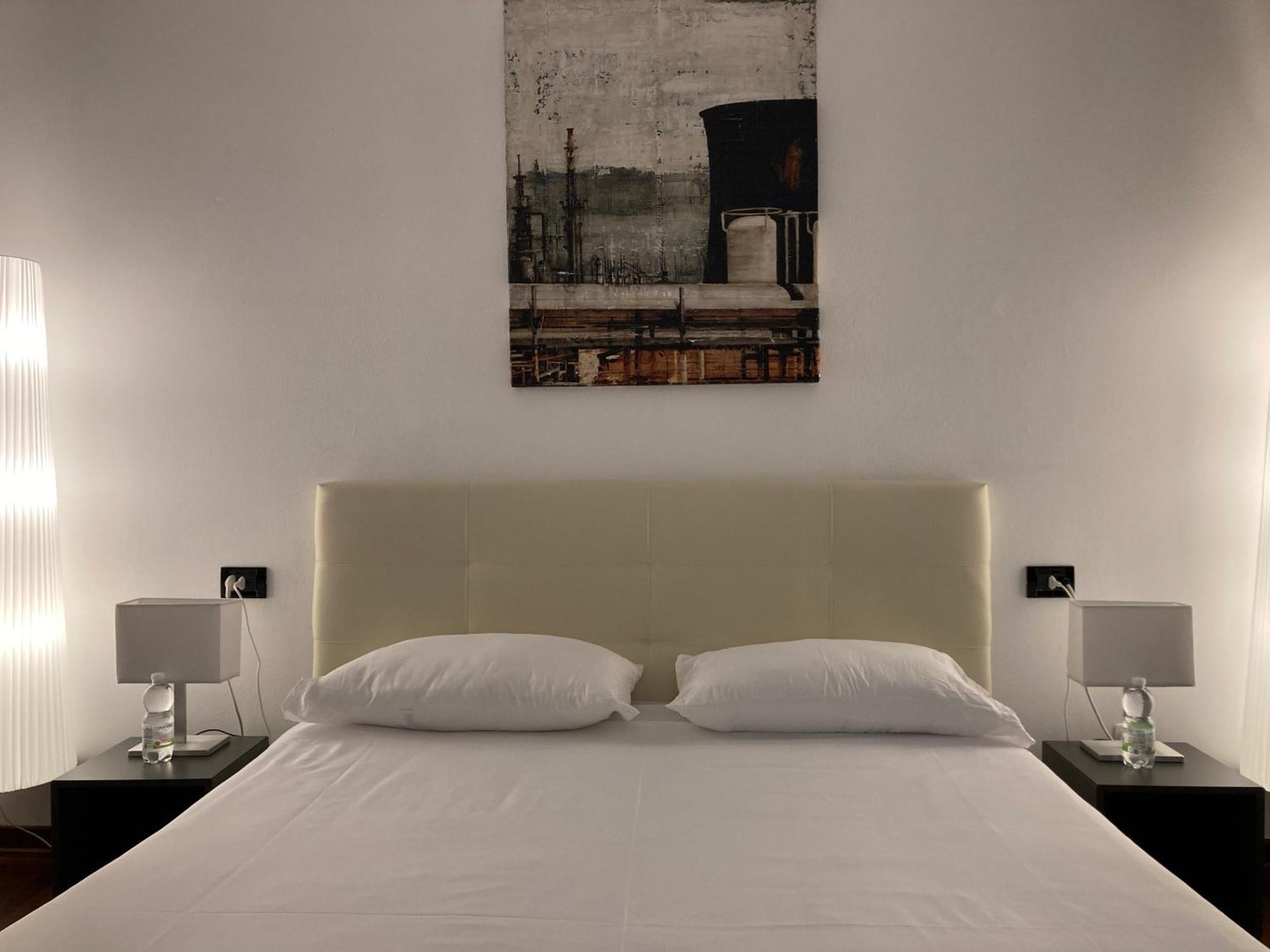 Apartamento City Center - 50 Metri Dal Centro Storico Cremona Exterior foto